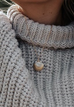 Clemmie Clam Faux Shell Locket
