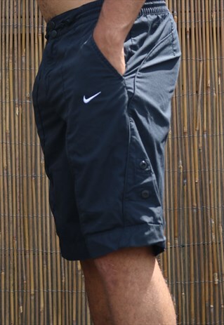 VINTAGE NIKE CASUAL SHORTS