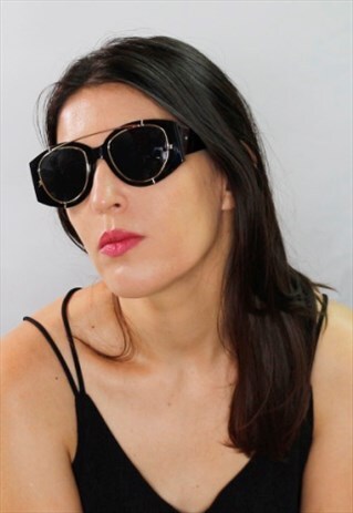 GOLD AND BLACK SUNGLASSES