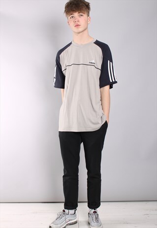 VINTAGE ADIDAS T-SHIRT