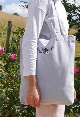 ORGANIC, RECYCLED TOTE BAG IN GREY WITH MOTH DESIGN
