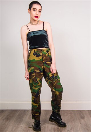 VINTAGE 90'S ARMY CAMO PATTERN GRUNGE CARGO PANTS