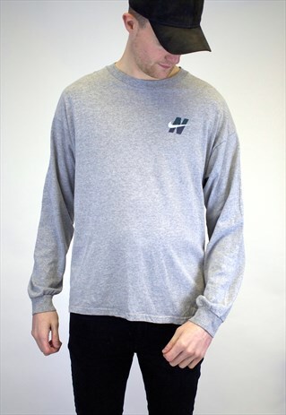 VINTAGE LONG SLEEVE NIKE T-SHIRT.