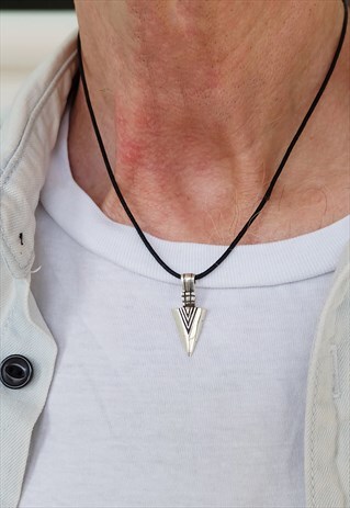 BLACK SPEAR CORD NECKLACE