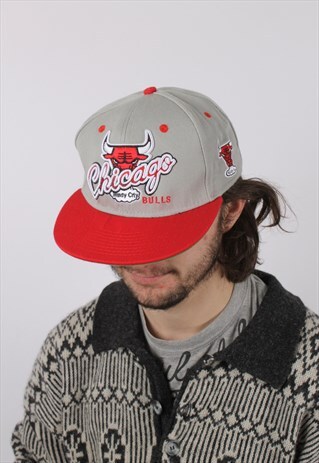 VINTAGE CHICAGO BULLS BASEBALL CAP HAT GREY