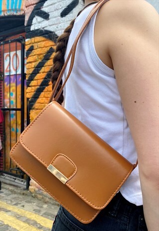 VINTAGE INSPIRED BAG CROSS BODY IN BROWN WITH GOLDEN BUCKLE