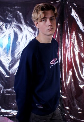 VINTAGE UMBRO NAVY EMBROIDERED SWEATSHIRT