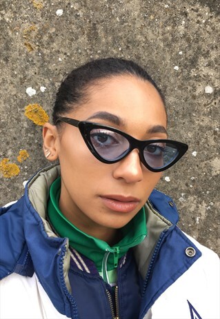 BLACK CAT EYE SUNGLASSES WITH BLUE LENS