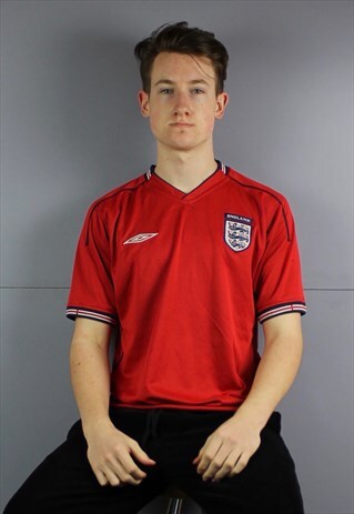 VINTAGE REVERSIBLE UMBRO ENGLAND FOOTBALL SHIRT IN RED WITH