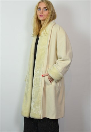 VINTAGE 90S OVERSIZED CREAM FAUX FUR OPEN COAT