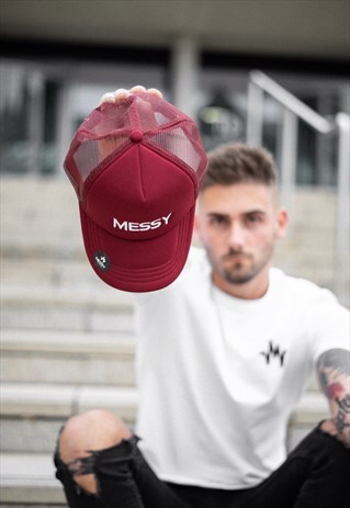 MESSY LONDON BARN RED TRUCKER CAP