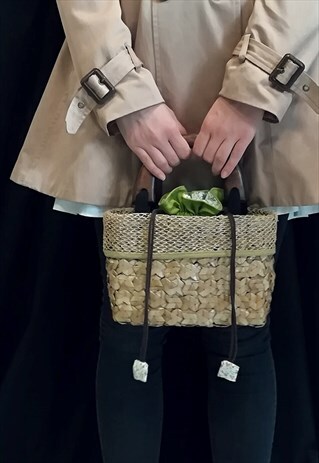 VINTAGE STRAW BAG WITH WOODEN HANDLES