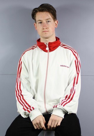 VINTAGE ADIDAS JACKET IN WHITE WITH ZIP POCKETS AND EMBROIDE
