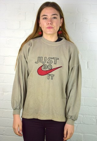 VINTAGE 90'S NIKE LONG-SLEEEVED TOP