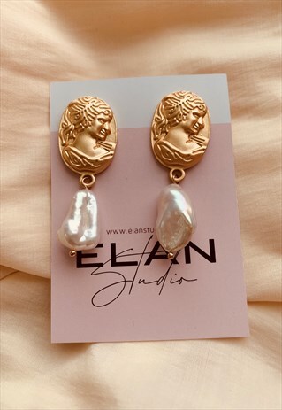 THE GOLDEN PORTRAIT SCULPTURE EARRINGS