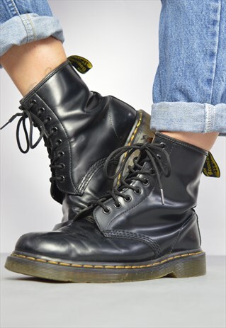 VINTAGE 90S DR. MARTENS BLACK 8 EYELET LEATHER BOOTS GRUNGE