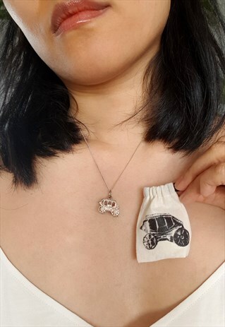 VINTAGE STERLING SILVER CARRIAGE NECKLACE WITH GIFT POUCH