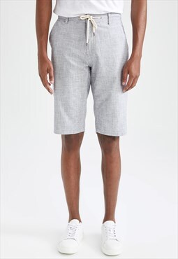 Man Woven Bottom Bermuda Short