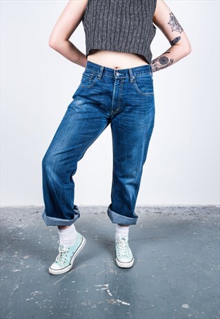 VINTAGE HIGH-WAISTED BLUE LEVI'S 765 MOM JEANS