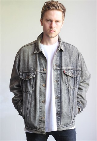 VINTAGE OVERSIZED LEVI'S DENIM JACKET
