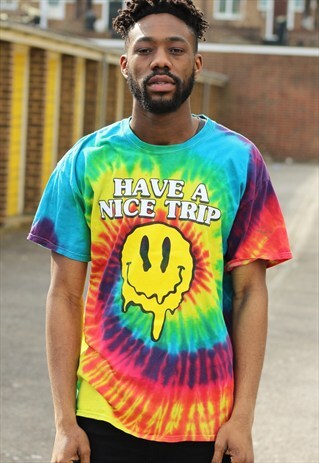 RETRO // 90'S // T-SHIRT