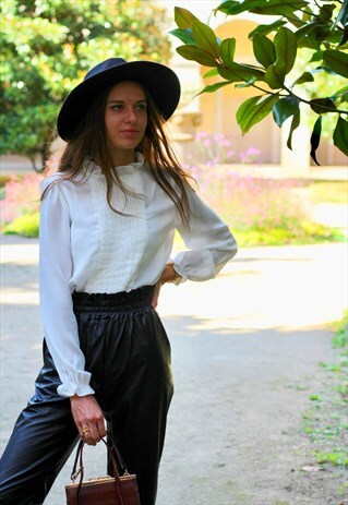 WHITE BLOUSE WITH HIGH COLLAR