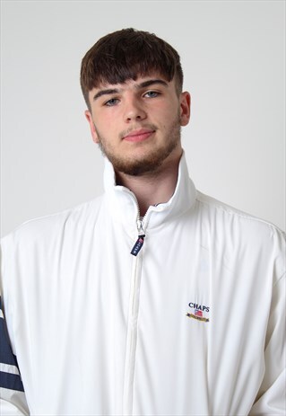 VINTAGE RALPH LAUREN CHAPS LOGO JACKET IN WHITE MEDIUM