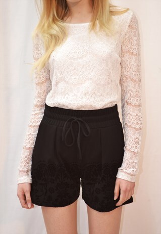 VELVET FLORAL HEM DESIGN BLACK SHORTS