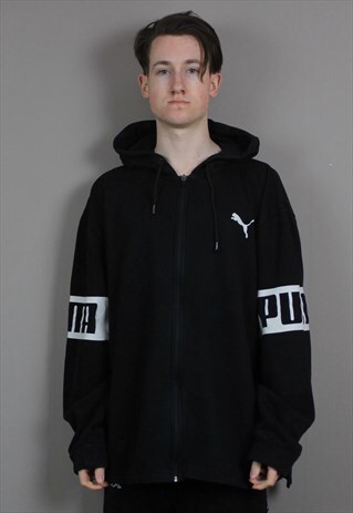 VINTAGE PUMA HOODIE IN BLACK WITH PRINTED SPELL OUT LOGO.