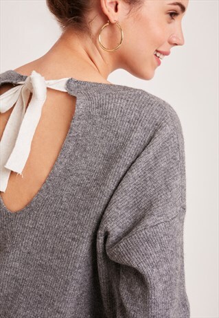 SUBDUED BACK BOW JUMPER
