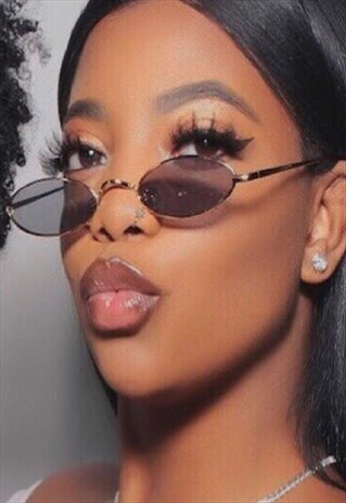 URBIANA MINI OVAL BLACK SUNGLASSES