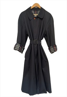 Burberry vintage oversized trench coat with belt. XL