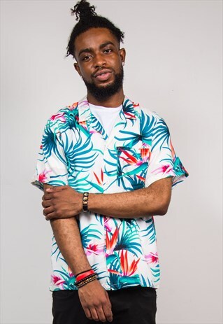 VINTAGE 90'S WHITE VIBRANT SHORT SLEEVE HAWAIIAN SHIRT
