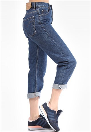 LEVIS MOM JEANS BUTTON FLY