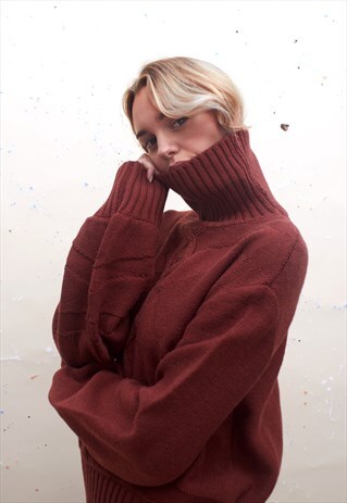 TURTLE NECK JUMPER IN REDDISH BROWN