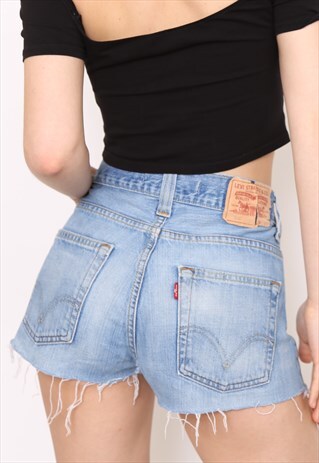 VINTAGE 90S LEVI'S FRAYED DENIM SHORTS