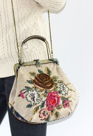 VINTAGE 50'S METAL FRAME BEADED BAG