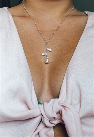 ROSE NECKLACE