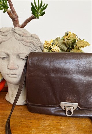 VINTAGE 80S FAUX LEATHER BOHEME PARISIAN SHOULDER BAG BROWN