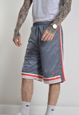VINTAGE NIKE BASKETBALL SPORTS SHORTS SILVER