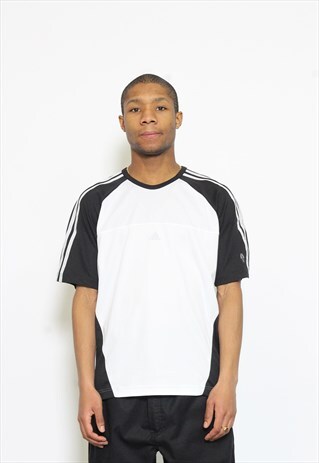 VINTAGE ADIDAS SPORT T SHIRT