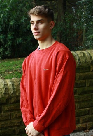 VINTAGE RED NIKE SWEATSHIRT