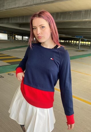 VINTAGE Y2K 90S TOMMY HILFIGER EMBROIDERED SWEATSHIRT