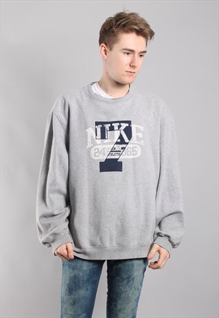 VINTAGE NIKE SWEATSHIRT