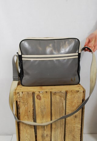 VINTAGE FRED PERRY HOLDALL BAG GREY & CREAM