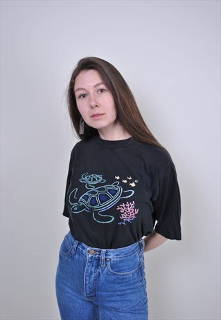90S TURTLE PRINT TSHIRT, VINTAGE BLACK HAWAII SUMMER TEE