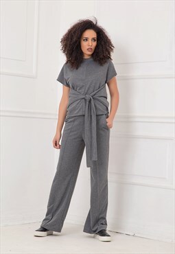 Relaxed cotton sweatpants in straight leg with side pockets