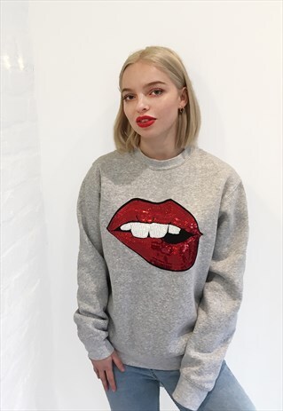 UNISEX JUMPER IN BLACK WITH SEQUIN LIPS MOTIF IN RED