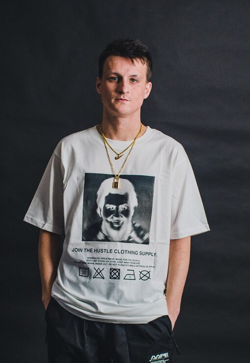 garment image
