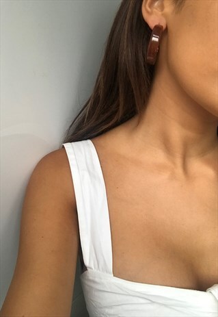 TOBACCO RESIN CHUNKY HOOP EARRINGS